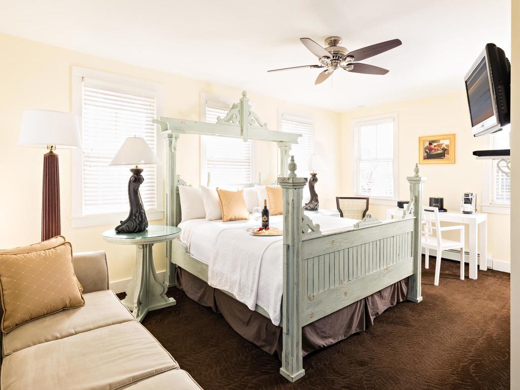 Brass Key Guesthouse Adults Only Provincetown Room photo