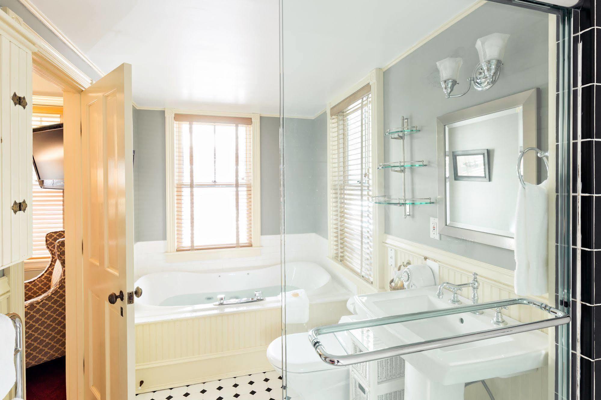 Brass Key Guesthouse Adults Only Provincetown Exterior photo
